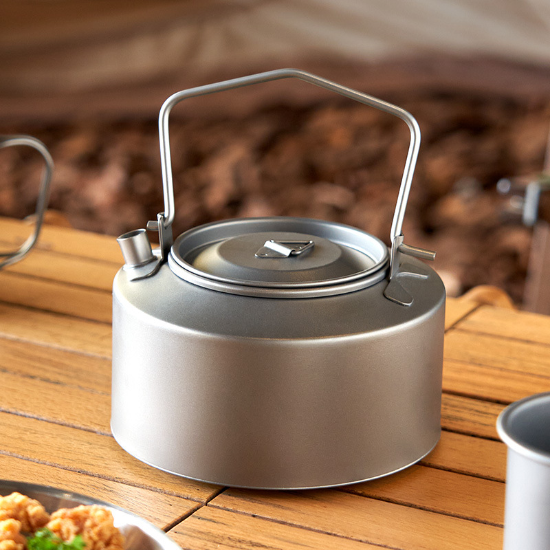 Camping Cooking Tool Set - แคมป์ปิ้งกาต้มน้ําทําอาหารกาต้มน้ําไทเทเนียม 980ml หม้อชากาแฟ Ultralight