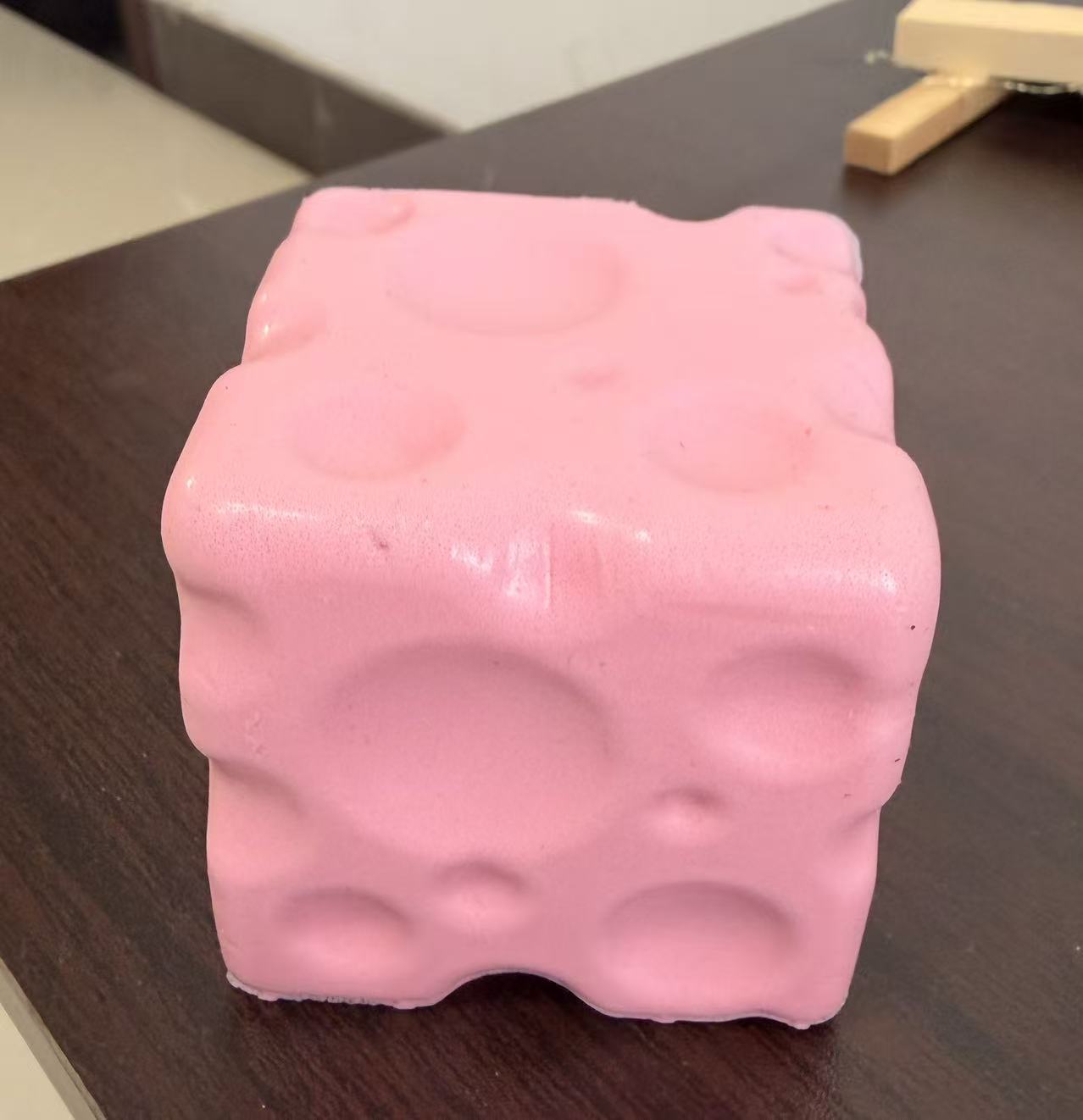 ลูกบอลบีบกันเครียดรูปทรงลูกเต๋ - Fire Starter Cube บทวิจารณ์และราคา